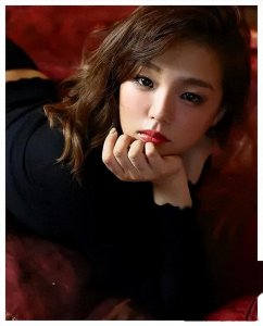 ​筱崎爱：30岁写真模特童颜，被称“日系瑶瑶”，成熟魅力十足