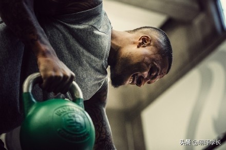 一组利拉德训练的写真照