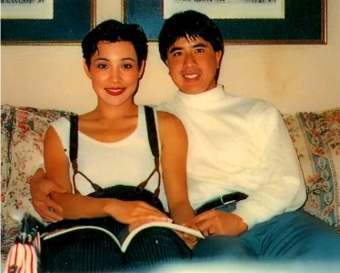 ​90年代，演员陈冲与第二任丈夫珍贵合影，夫妻恩爱相伴32年