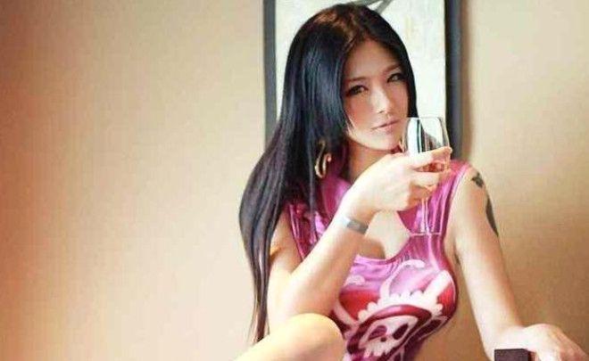 海贼王女帝cosplay,霸气全开,还原漫迷心中的女神!