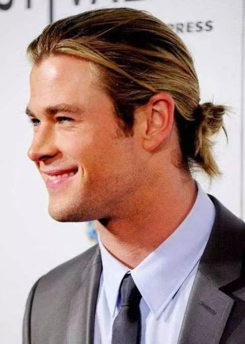 任何男生都可以驾驭的长发发型(发型21种长发造型让男人照样型到爆)(26)