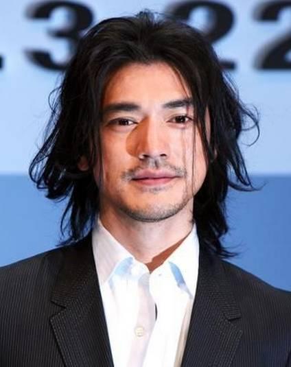 任何男生都可以驾驭的长发发型(发型21种长发造型让男人照样型到爆)(4)