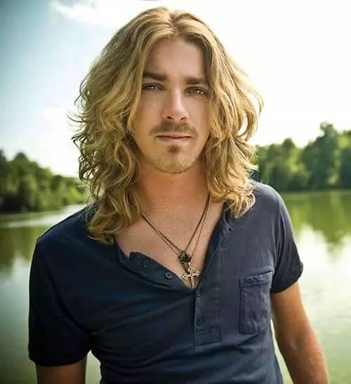 任何男生都可以驾驭的长发发型(发型21种长发造型让男人照样型到爆)(11)