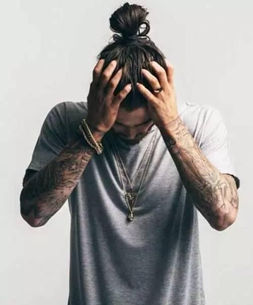 任何男生都可以驾驭的长发发型(发型21种长发造型让男人照样型到爆)(27)