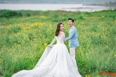 ​拍婚纱照现在多少钱？个人婚纱照一般多少钱