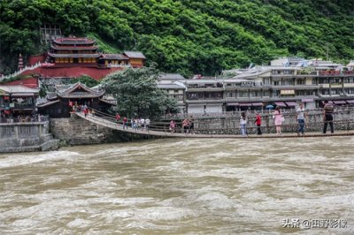 ​因一场战役闻名 由13根铁索建成的泸定桥已有300余年历史
