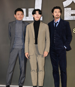 ​玄彬当爸后首度公开露面(难掩幸福的他一改往日的形象，竟然留起了胡子)