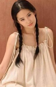 ​刘亦菲出道时有多撩人？演技堪称教科书版，网友：牺牲太大了