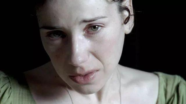 连刷《水形物语》女主3部电影，才知道样貌普通的女孩也能美到惊心动魄