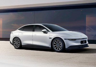 ​极氪007在日本被拆解出书，吉利回应：“没给中国汽车丢脸”