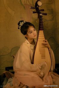 ​便纵有千种风情，更与何人说？词牌雨霖铃由来与格律及其代表作品