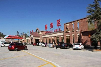 ​女子维权引热议：高速服务区“天价”卫生巾