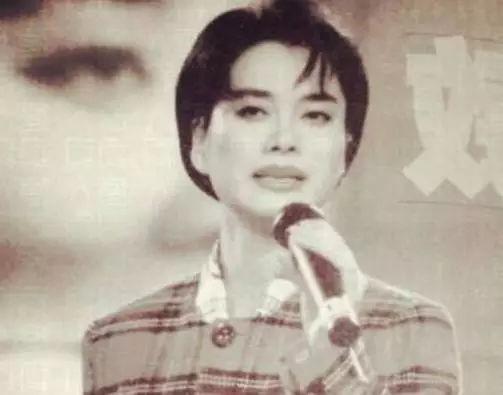 毛阿敏如今的状况（25岁爆红26岁跌落神坛）(2)