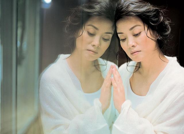 毛阿敏如今的状况（25岁爆红26岁跌落神坛）(10)