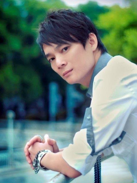 六哲个人资料，冷漠个人资料,本文共（5507字）