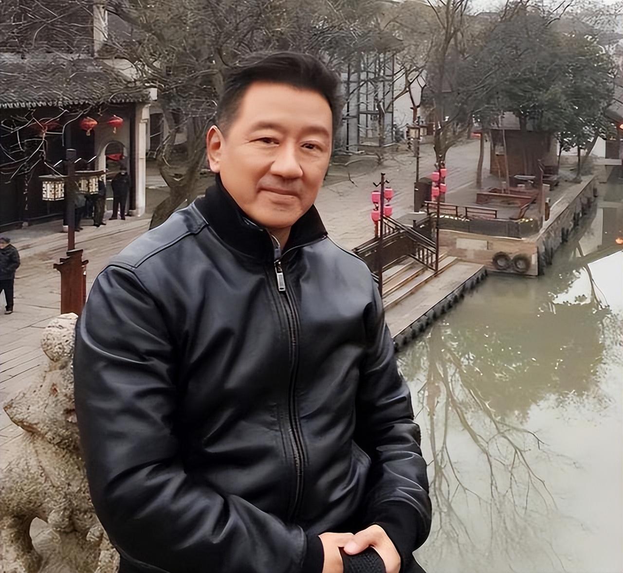 丁勇岱的妻子是谁（演员丁勇岱老婆赵雪华简历）