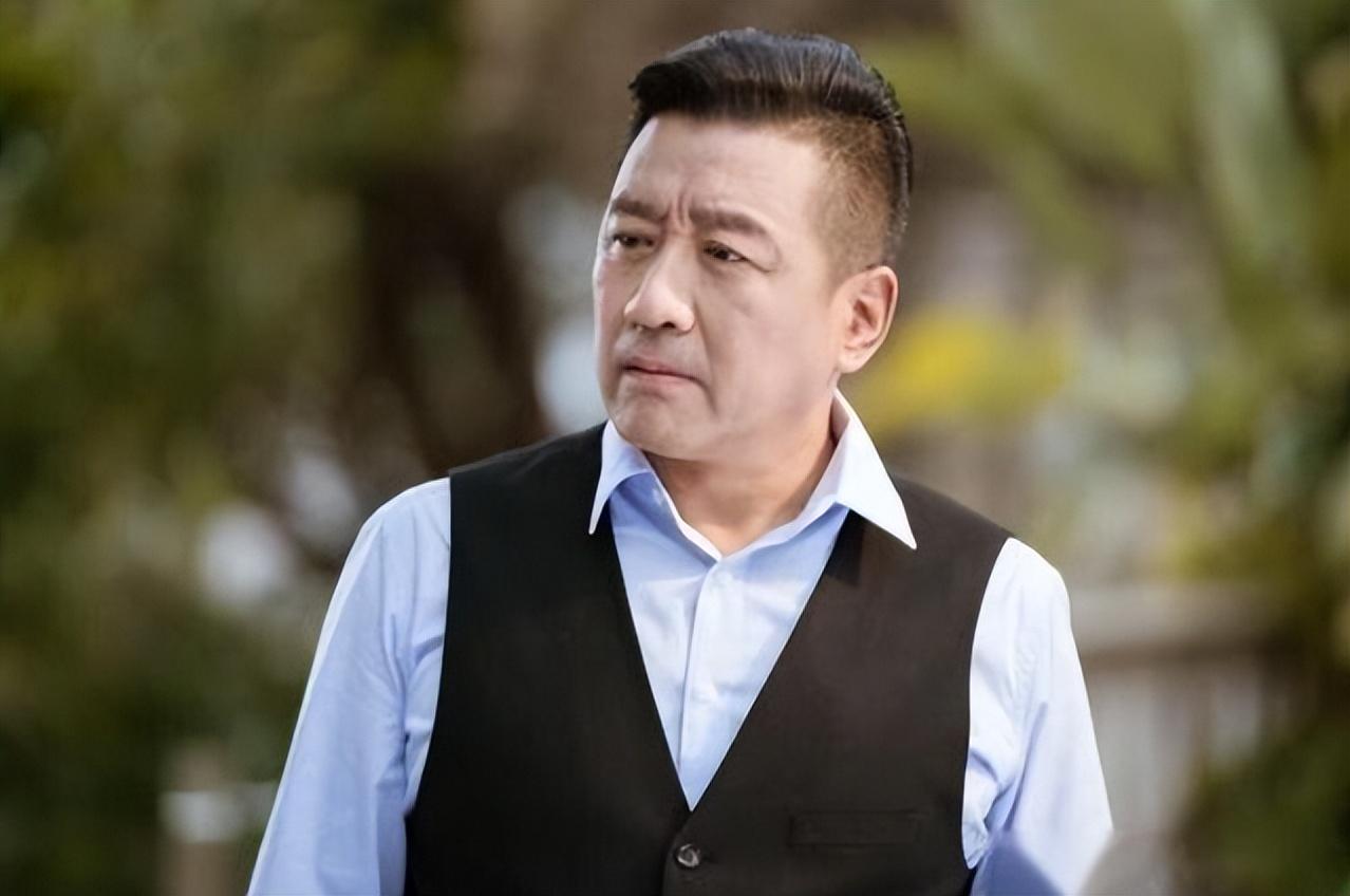 丁勇岱的妻子是谁（演员丁勇岱老婆赵雪华简历）