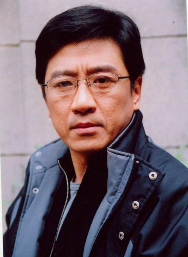 丁勇岱的妻子是谁（演员丁勇岱老婆赵雪华简历）