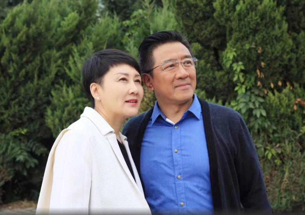 丁勇岱的妻子是谁（演员丁勇岱老婆赵雪华简历）