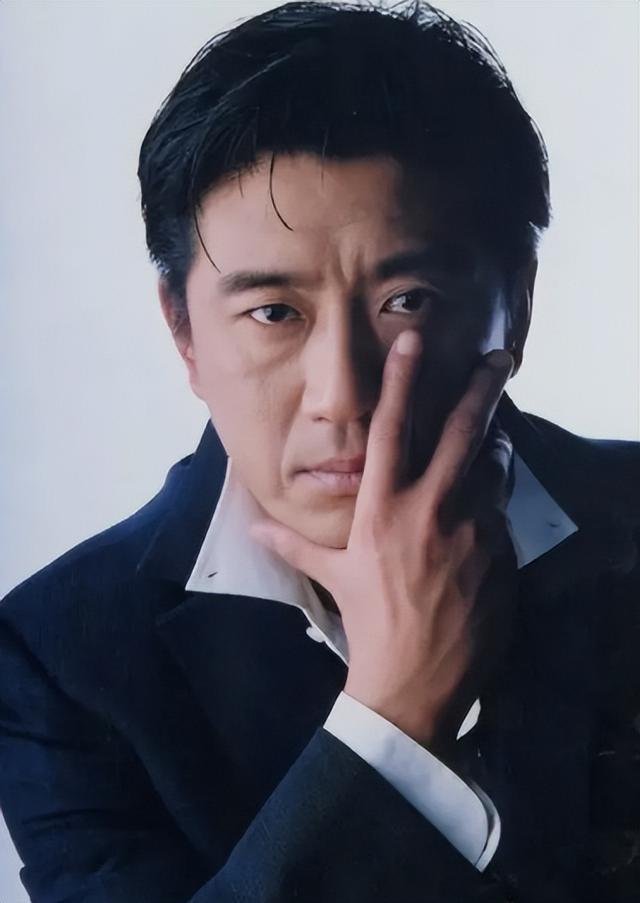 丁勇岱的妻子是谁（演员丁勇岱老婆赵雪华简历）