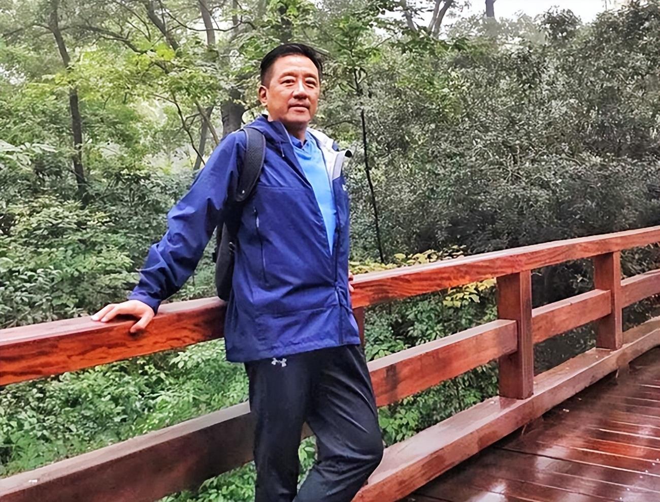 丁勇岱的妻子是谁（演员丁勇岱老婆赵雪华简历）