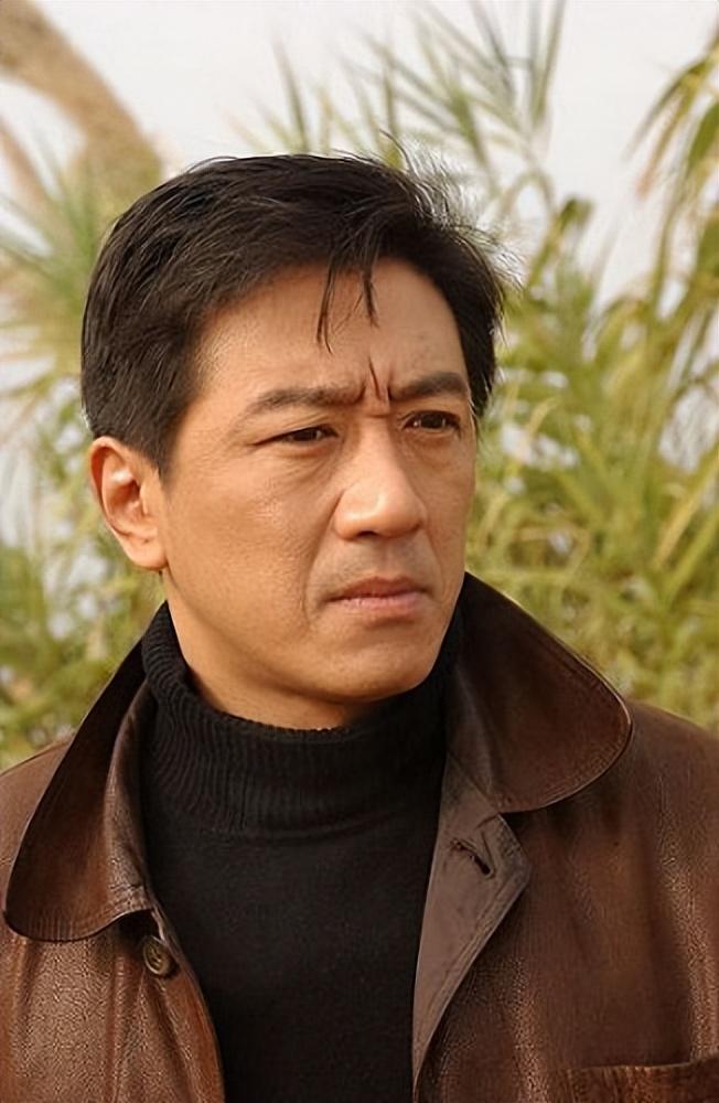 丁勇岱的妻子是谁（演员丁勇岱老婆赵雪华简历）