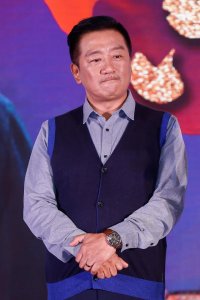 ​丁勇岱的妻子是谁（演员丁勇岱老婆赵雪华简历）