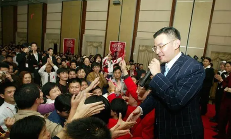 陈安之简介个人资料(陈安之成功背后,隐藏着无数家庭的支离破碎)