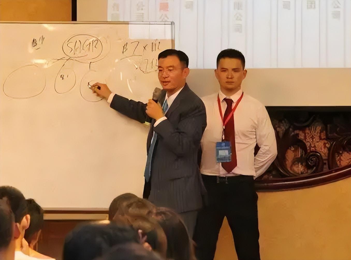 陈安之简介个人资料(陈安之成功背后,隐藏着无数家庭的支离破碎)