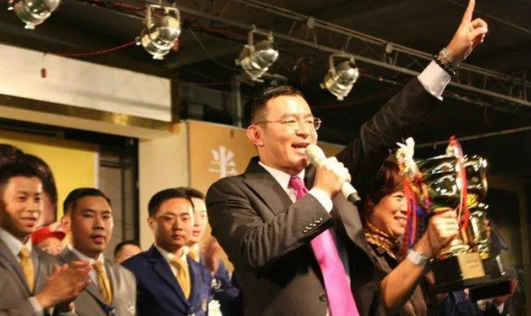 陈安之简介个人资料(陈安之成功背后,隐藏着无数家庭的支离破碎)