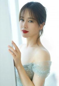 ​左小青个人资料简介及老公（演员左小青：嫁大20岁丈夫，45岁独自带孩子）