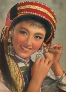 ​永远的阿诗玛：19岁成大明星，24岁精神分裂，半生在精神病院度过