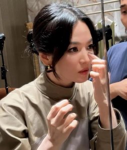 ​宋慧乔现身香港无修图曝光_ZAKER新闻