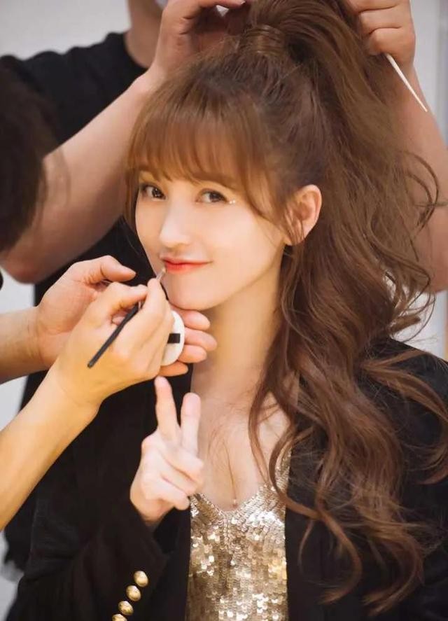 金莎的老公是谁（甜歌玉女金莎的毁灭史）