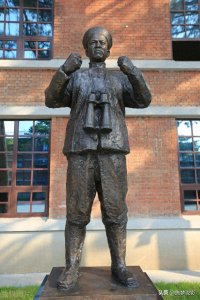 ​这是一部展现清朝末年甲午战争悲剧的电影—《甲午风云》