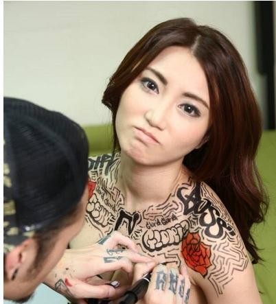 黄榕被陈小春强暴（陈冠希前女友黄榕被甩痛苦）