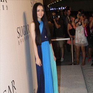 ​港星向佐自曝像“废人”，老爸是影视大亨向华强又如何？