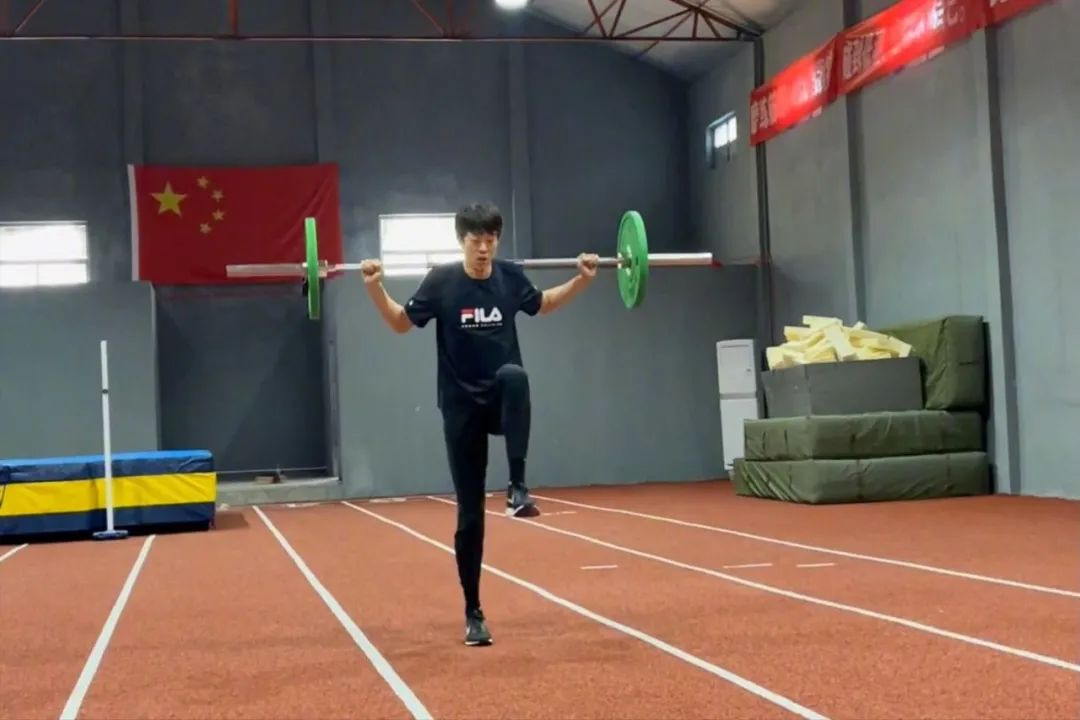 张国伟个人资料简介(从跳高运动员到段子手)