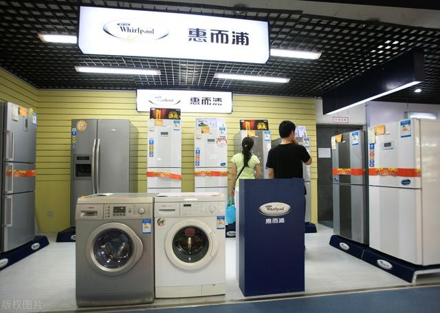 赵薇军旗装道歉事件(赵薇到底做了什么引起国愤民怒)