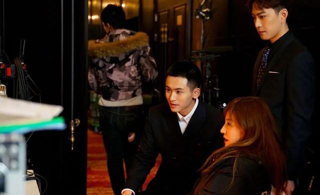 赵薇军旗装道歉事件(赵薇到底做了什么引起国愤民怒)