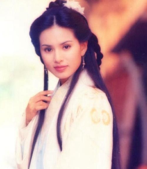 郭应泉为什么甩了小龙女（李若彤与男友相恋十年为何分手）