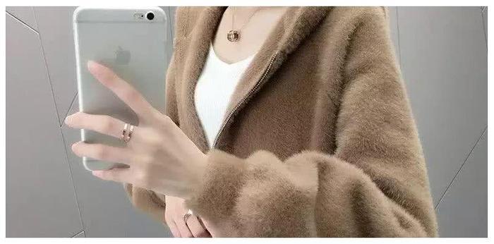 新上架“水貂绒”外套,火了,高贵时尚还便宜,比羽绒服还保暖
