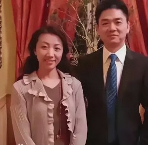​刘强东靠初恋女友起家吗？其实女友不希望他创业！他是白手起家