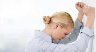 ​女人绝经时有什么症状(女人绝经之前有什么症状)