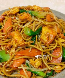 ​小摊上的炒面是什么面,炒面用的面条是什么面