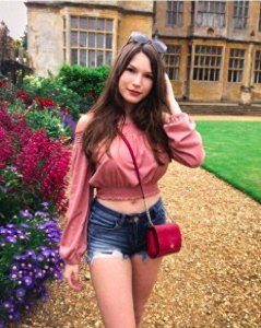 ​蒋劲夫前女友宣布分手仅半年，如今挺孕肚晒照，收获幸福