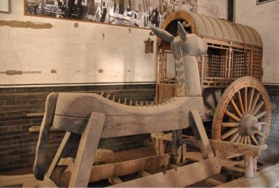 ​“骑木驴”到底是啥刑罚？不是女性专属，古代有个硬汉也死于此刑