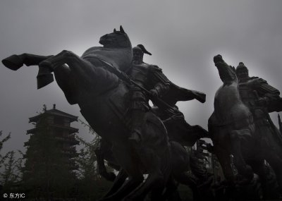 ​小说：穿越古代，才子小伙去诗会，展露渊博学识和绝妙文笔引人赞