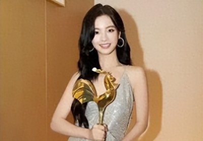 ​张兰自称是李庚希干妈，透露她父母工作，还真是有背景的京圈公主