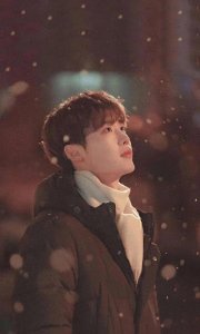 ​新一代明星潜规则？李钟硕疑似整容引发热议！